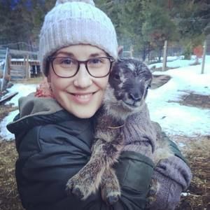 Meet your Posher, Becky